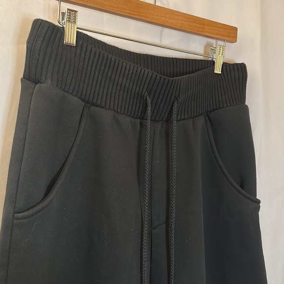 PUMA by RIHANNA black cropped fleece pants Small - Picture 2 of 3